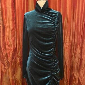 CIDER Elegant Velvet Green Dress